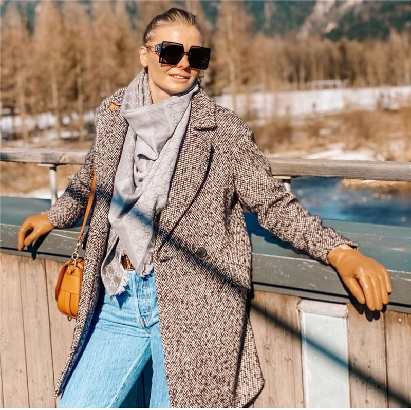 Gvc*1 letter jacquard two-tone shawl