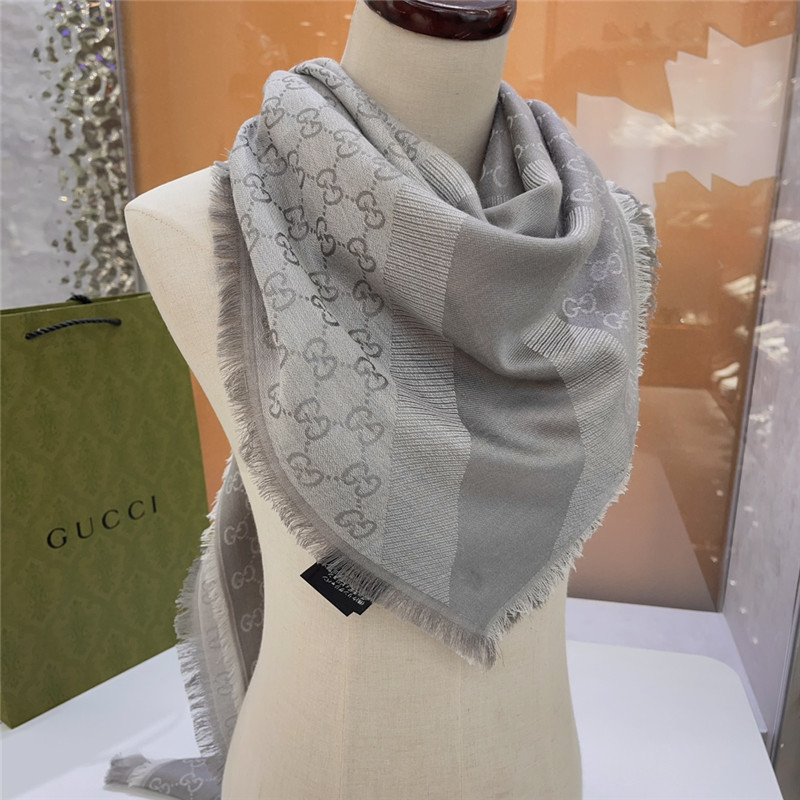 Gvc*1 letter jacquard two-tone shawl