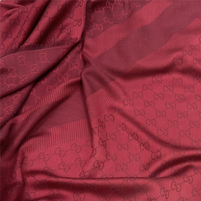 Gvc*1 letter jacquard two-tone shawl