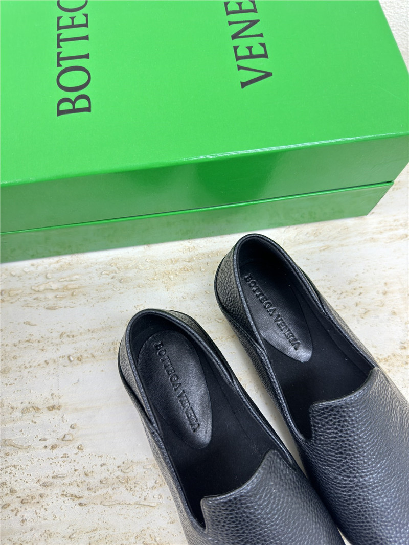 b0tt*ga Ven*ta black leather adamo slippers