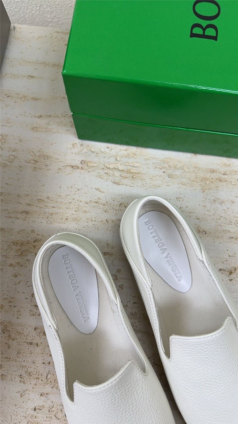 b0tt*ga Ven*ta white silky leather adamo slippers