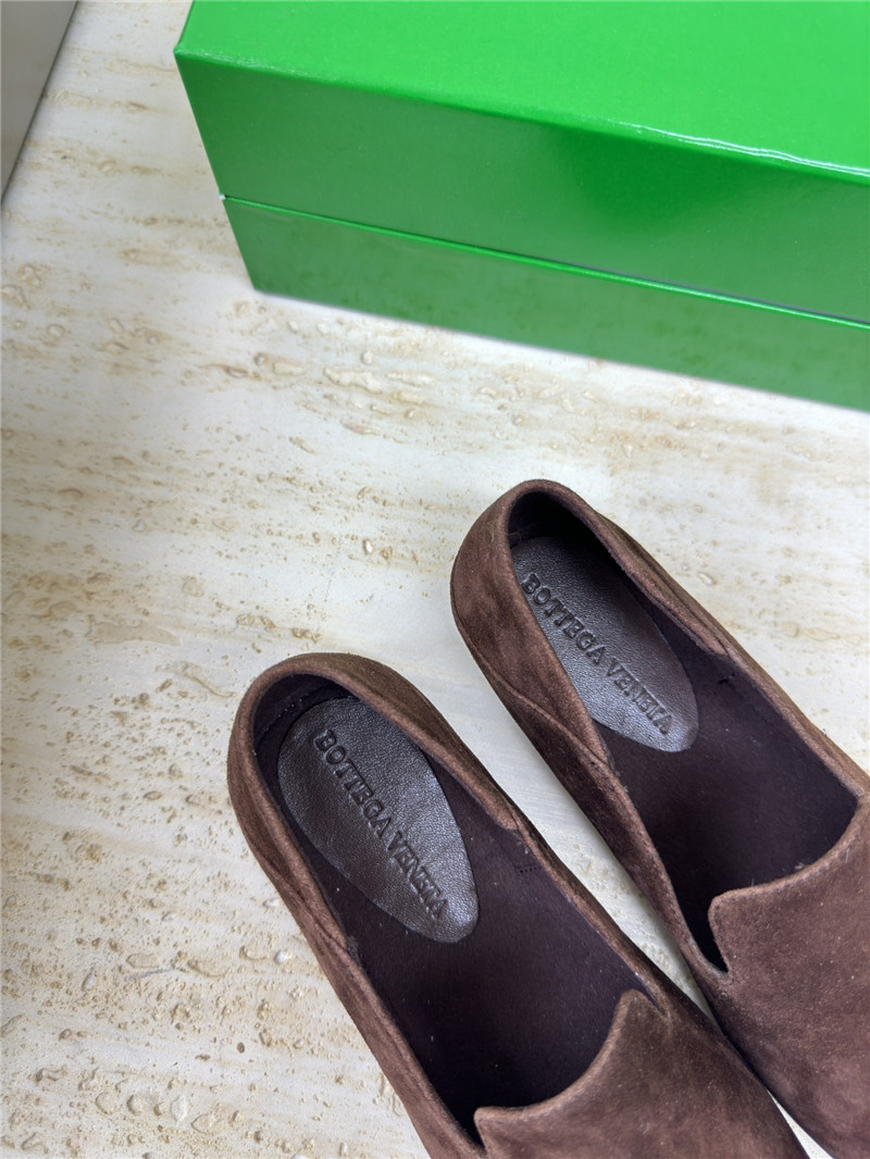 b0tt*ga Ven*ta brown suede adamo slippers