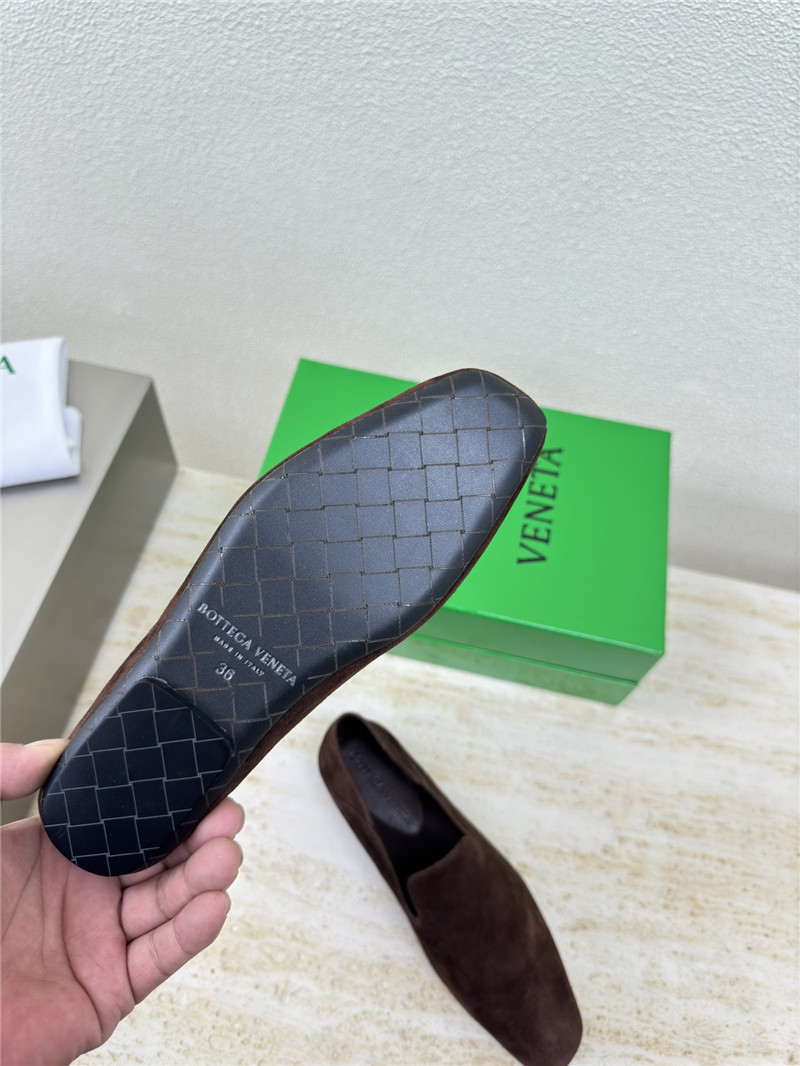 b0tt*ga Ven*ta brown suede adamo slippers