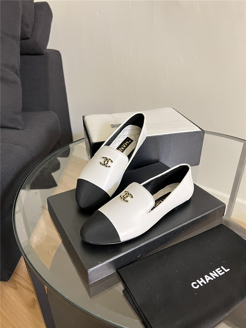 Ch**el cap-toe white/black satin moccasin loafers