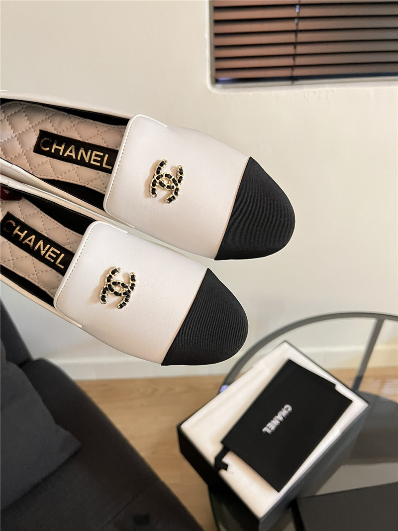 Ch**el cap-toe white/black satin moccasin loafers