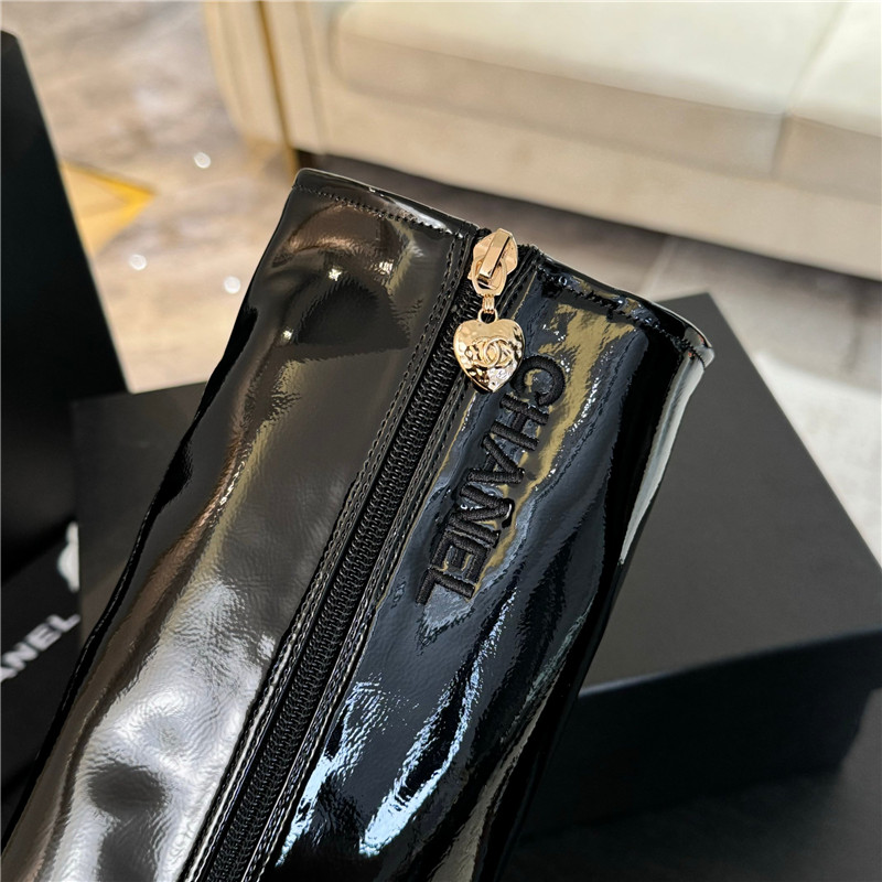 Ch**el pearl chain pointed beige high boot