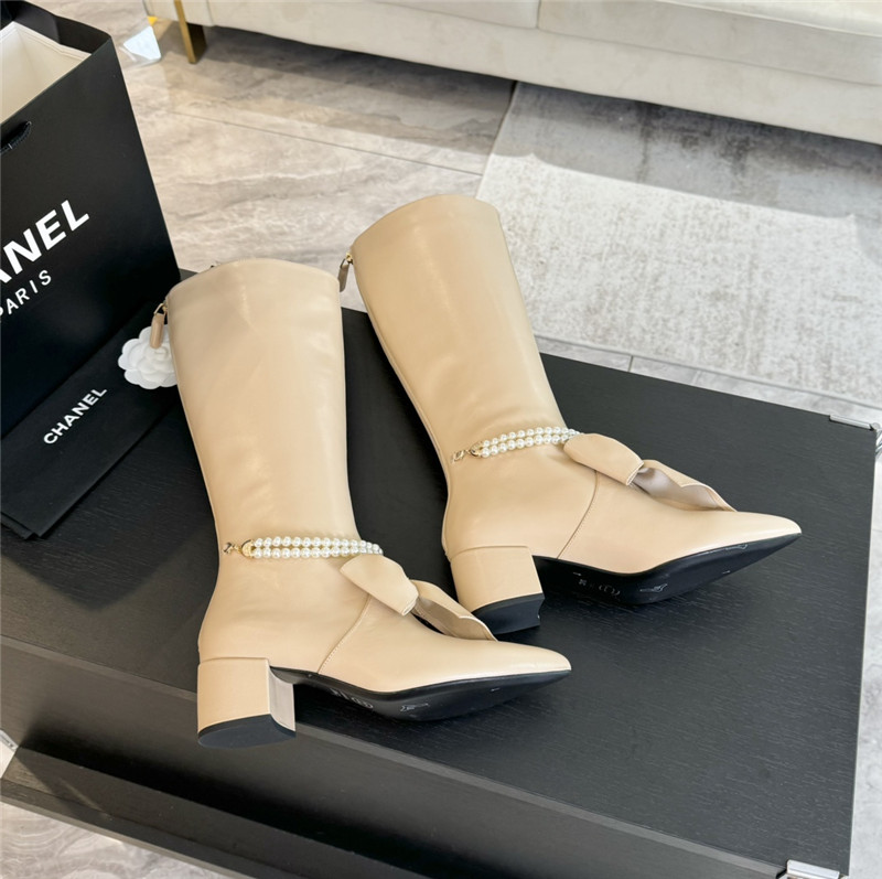 Ch**el pearl chain pointed beige high boot