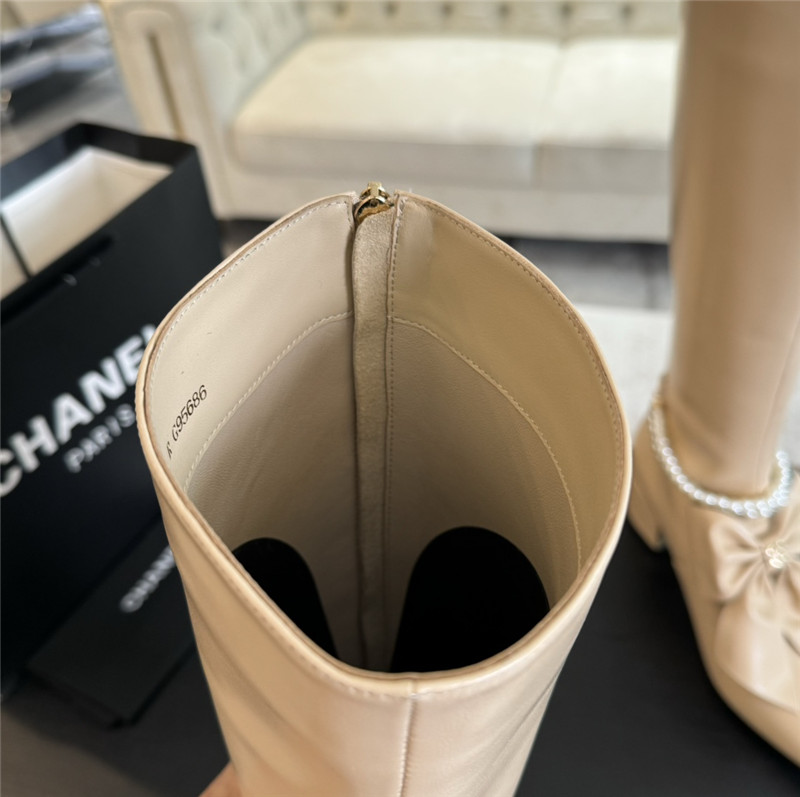 Ch**el pearl chain pointed beige high boot