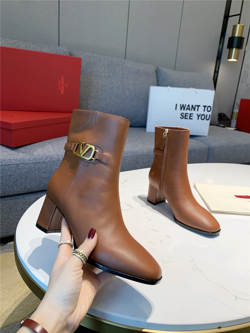Va1e*ntin0 vlogo brown leather ankle boots
