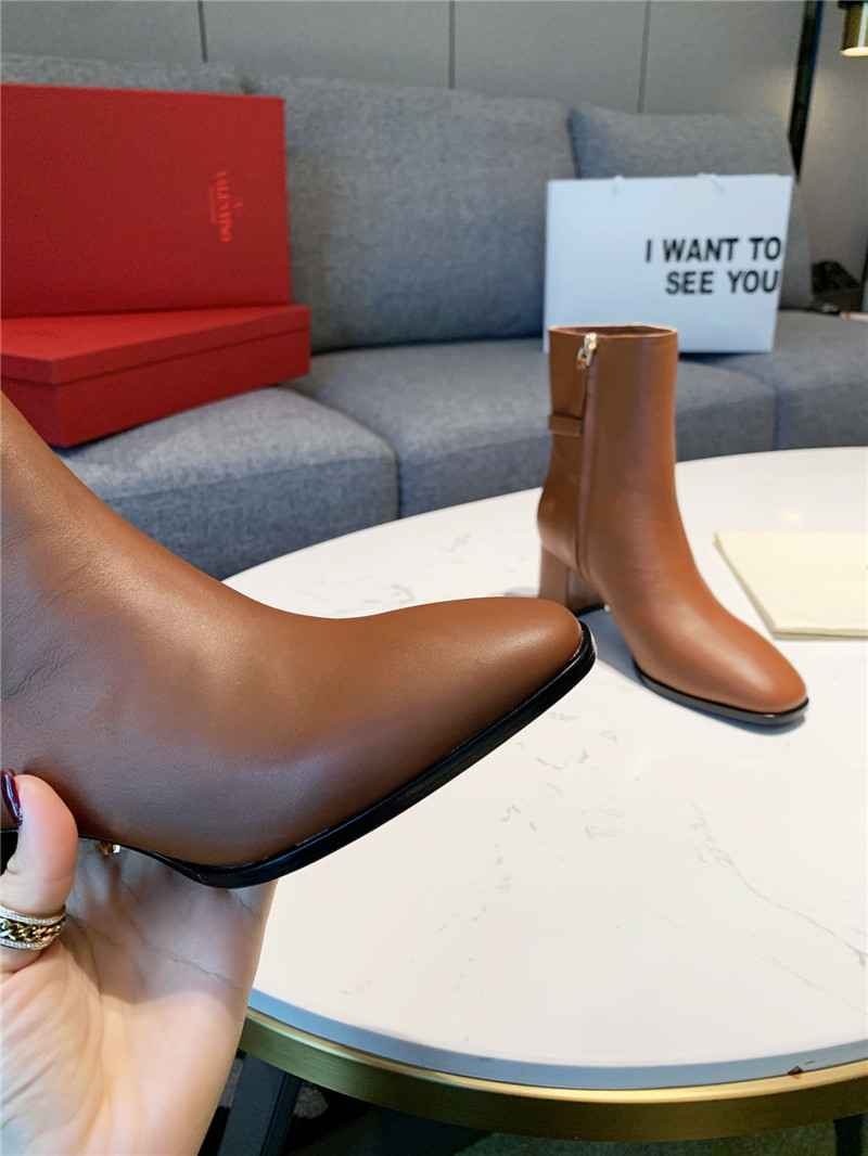 Va1e*ntin0 vlogo brown leather ankle boots