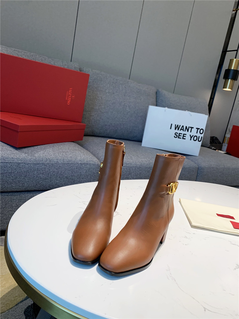 Va1e*ntin0 vlogo brown leather ankle boots