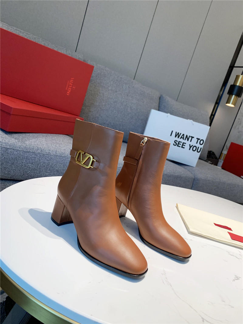 Va1e*ntin0 vlogo brown leather ankle boots