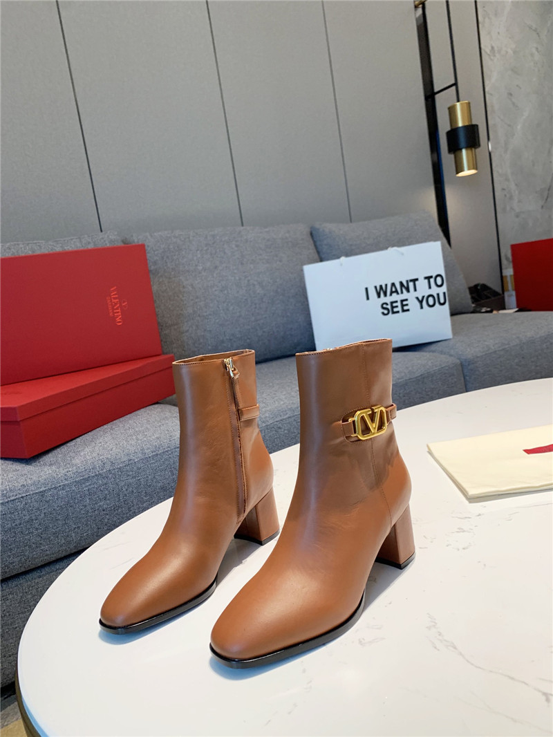 Va1e*ntin0 vlogo brown leather ankle boots