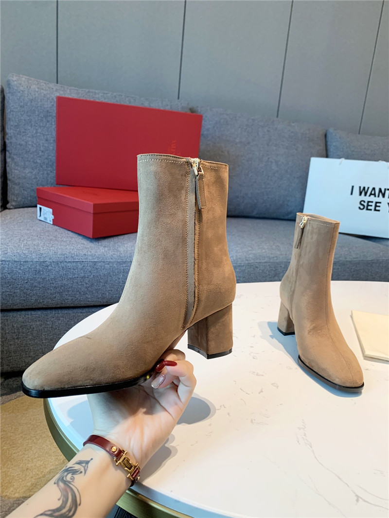 Va1e*ntin0 garavani beige suede vlogo ankle boots