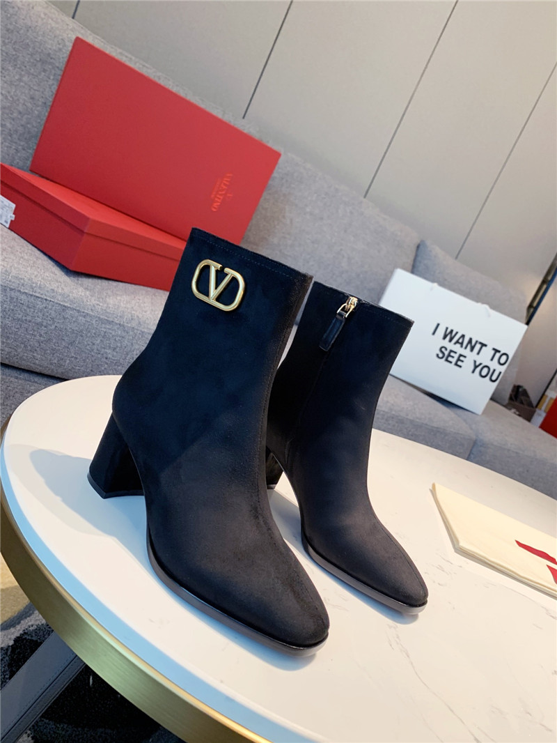 Va1e*ntin0 garavani vlogo black suede ankle boots