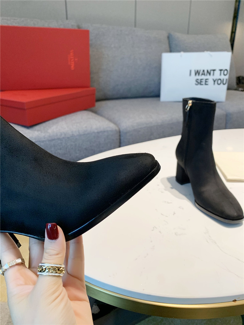 Va1e*ntin0 garavani vlogo black suede ankle boots