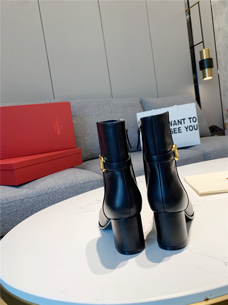 Va1e*ntin0 garavani vlogo ankle boots in leather