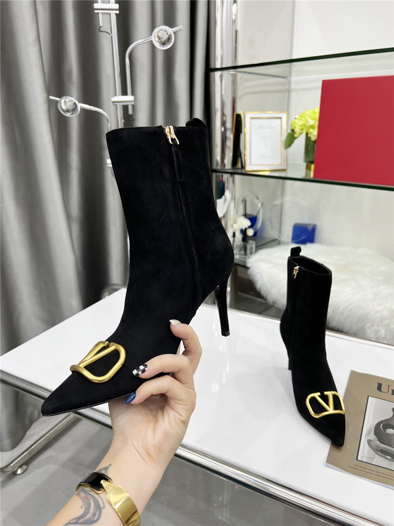 Va1e*ntin0 garavani vlogo suede ankle boots