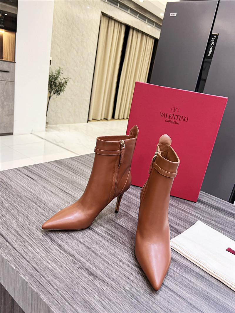 Va1e*ntin0 garavani tan go brown calfskin ankle boots