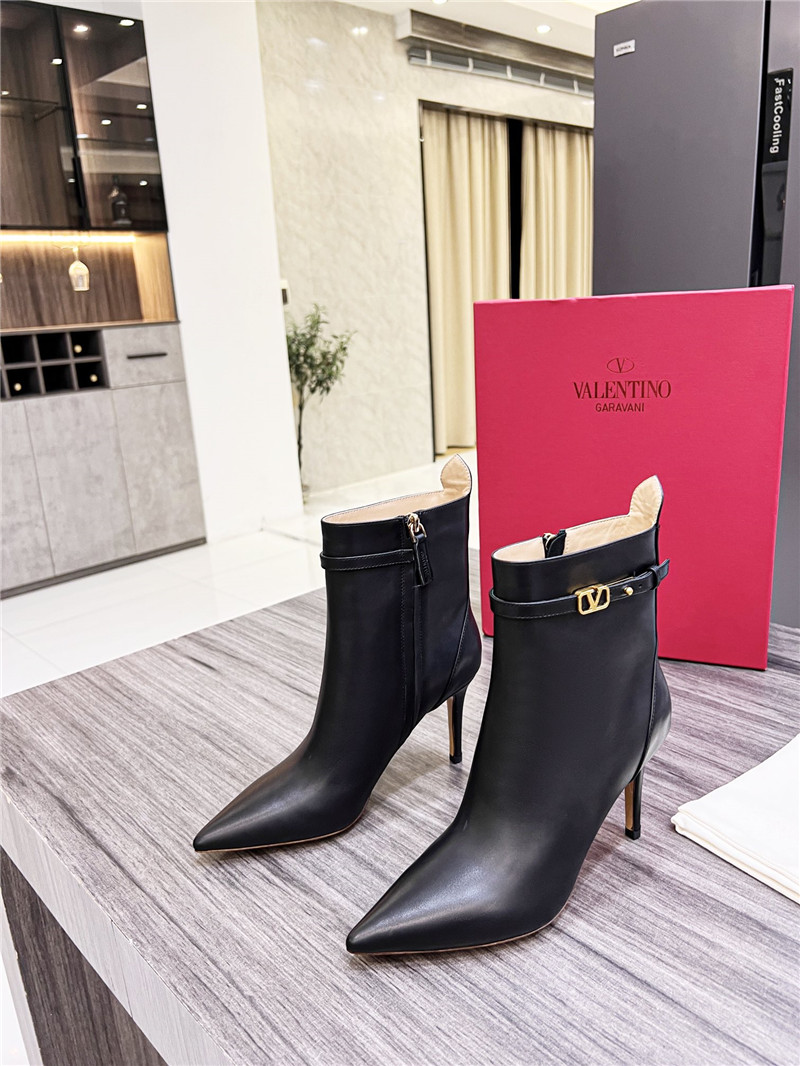 Va1e*ntin0 garavani tan go ankle boots