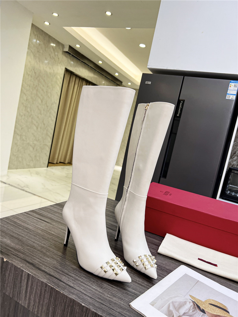 Va1e*ntin0 studded white high boots