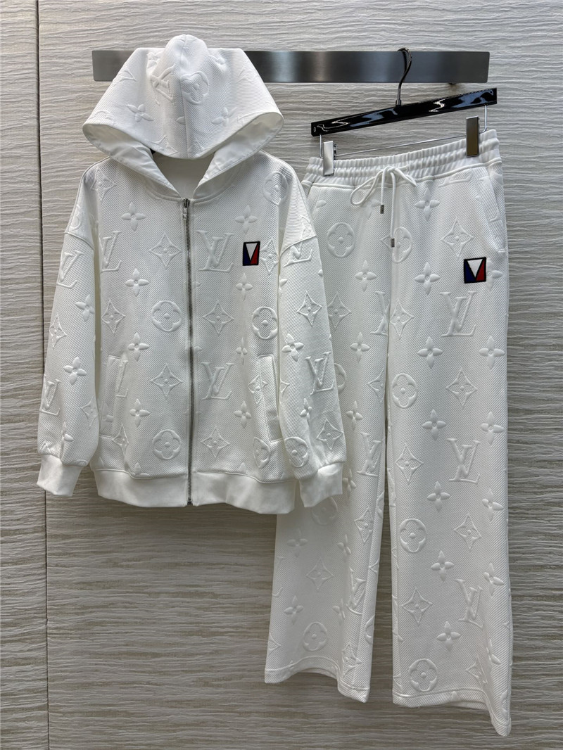 l0vis Vvtt0n lv full logo suit