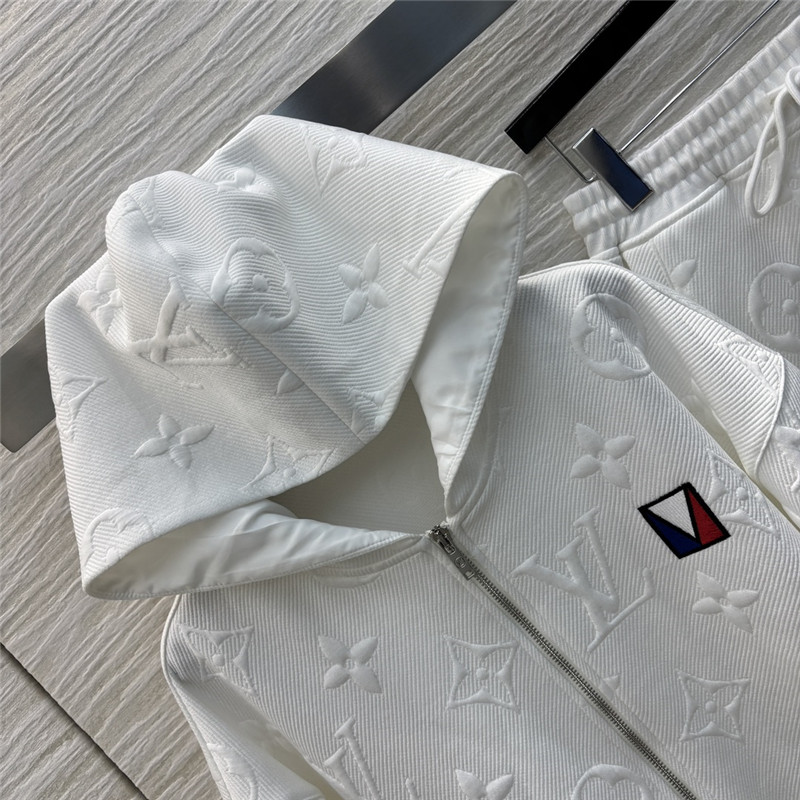 l0vis Vvtt0n lv full logo suit