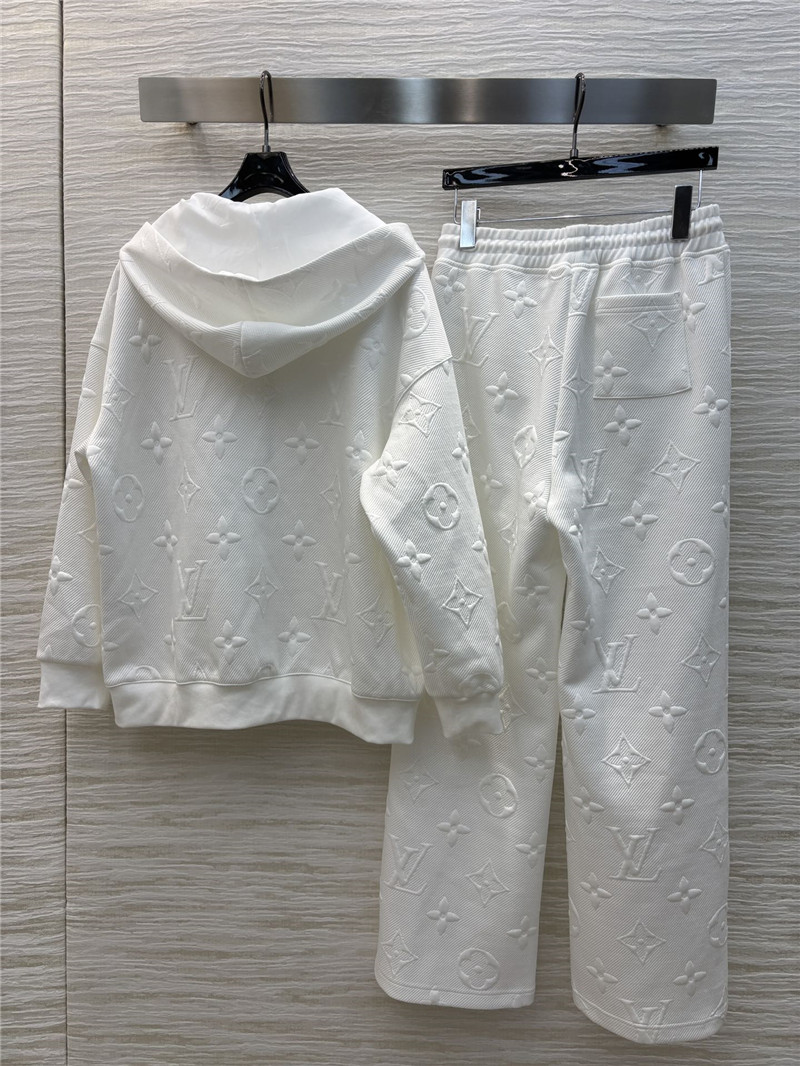 l0vis Vvtt0n lv full logo suit