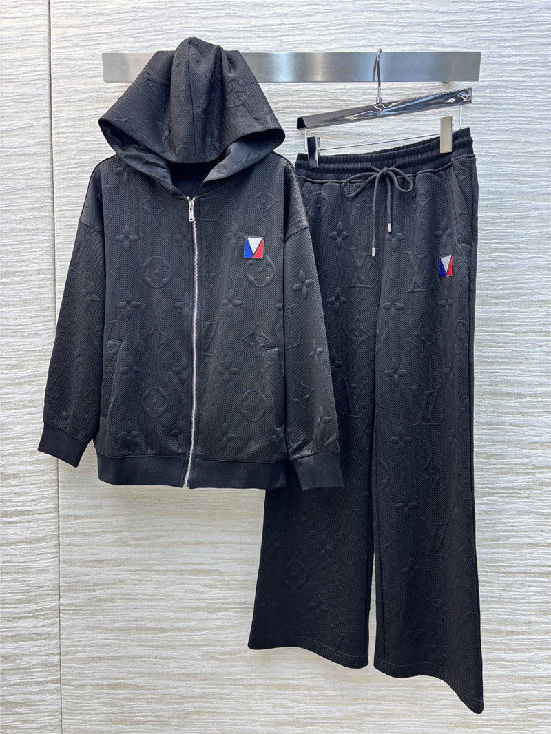 l0vis Vvtt0n lv full logo suit