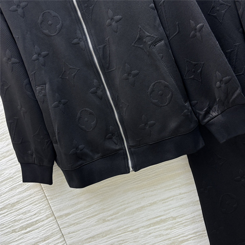 l0vis Vvtt0n lv full logo suit