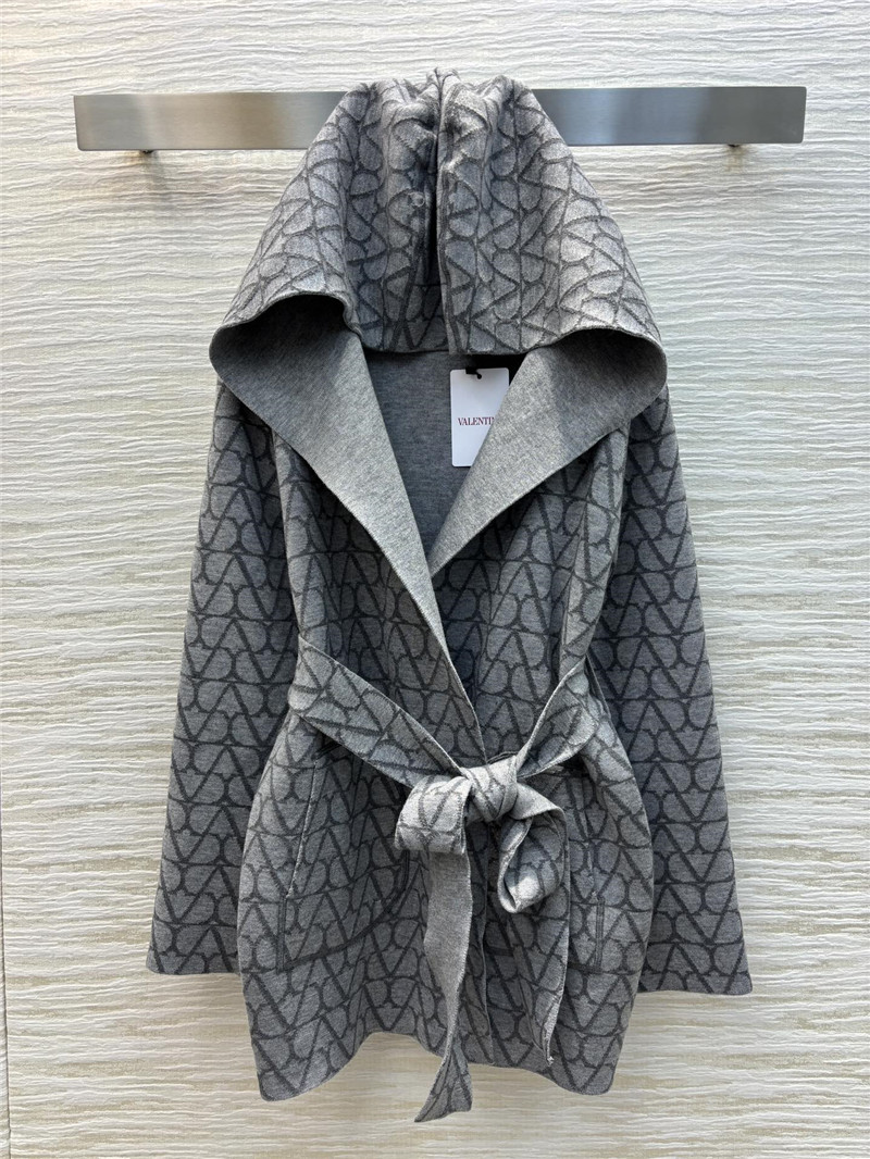 Va1e*ntin0 knitted coat