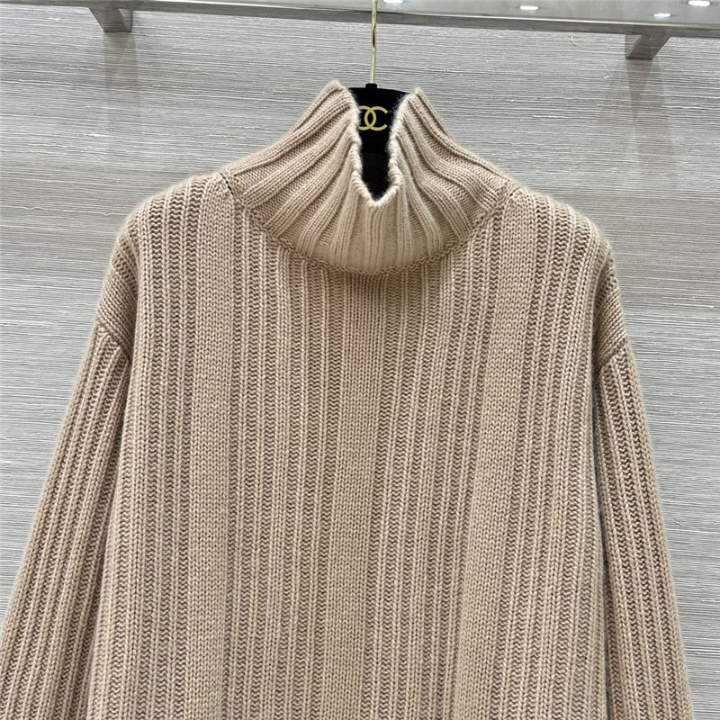 Vanitoo Cashmere Polo-Neck Jumper in Camel