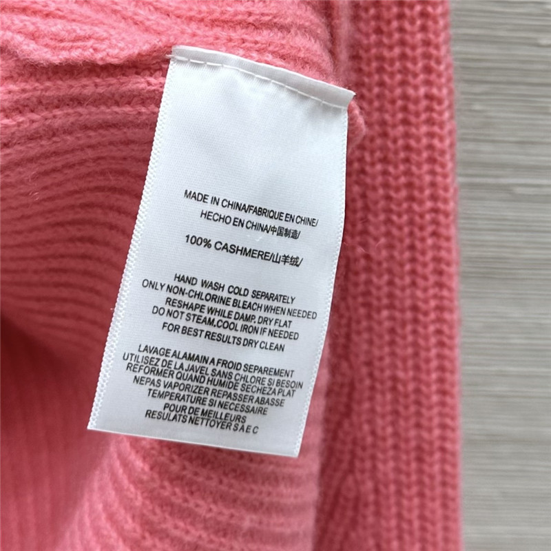 H**me5 cashmere turtleneck sweater