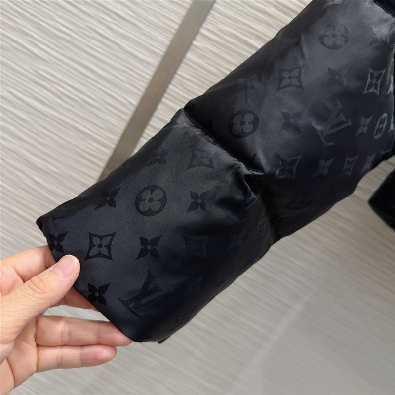 l0vis Vvtt0n lv down jacket