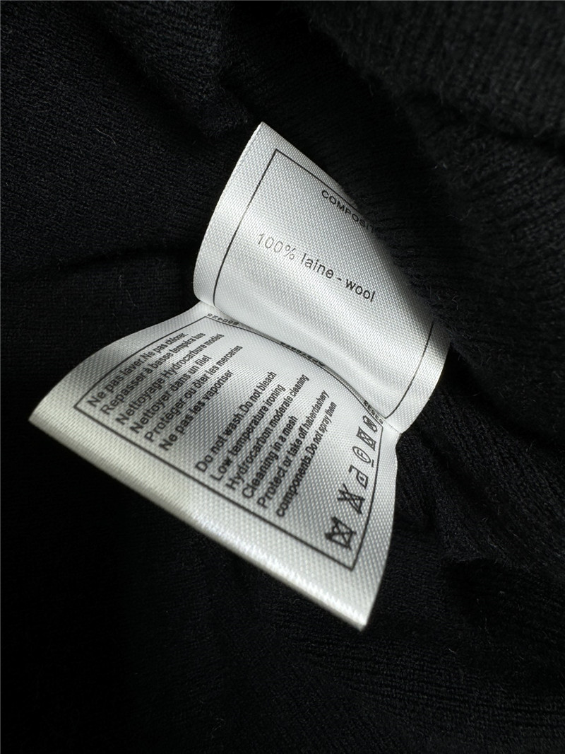 Ch**el v-neck knitted vest