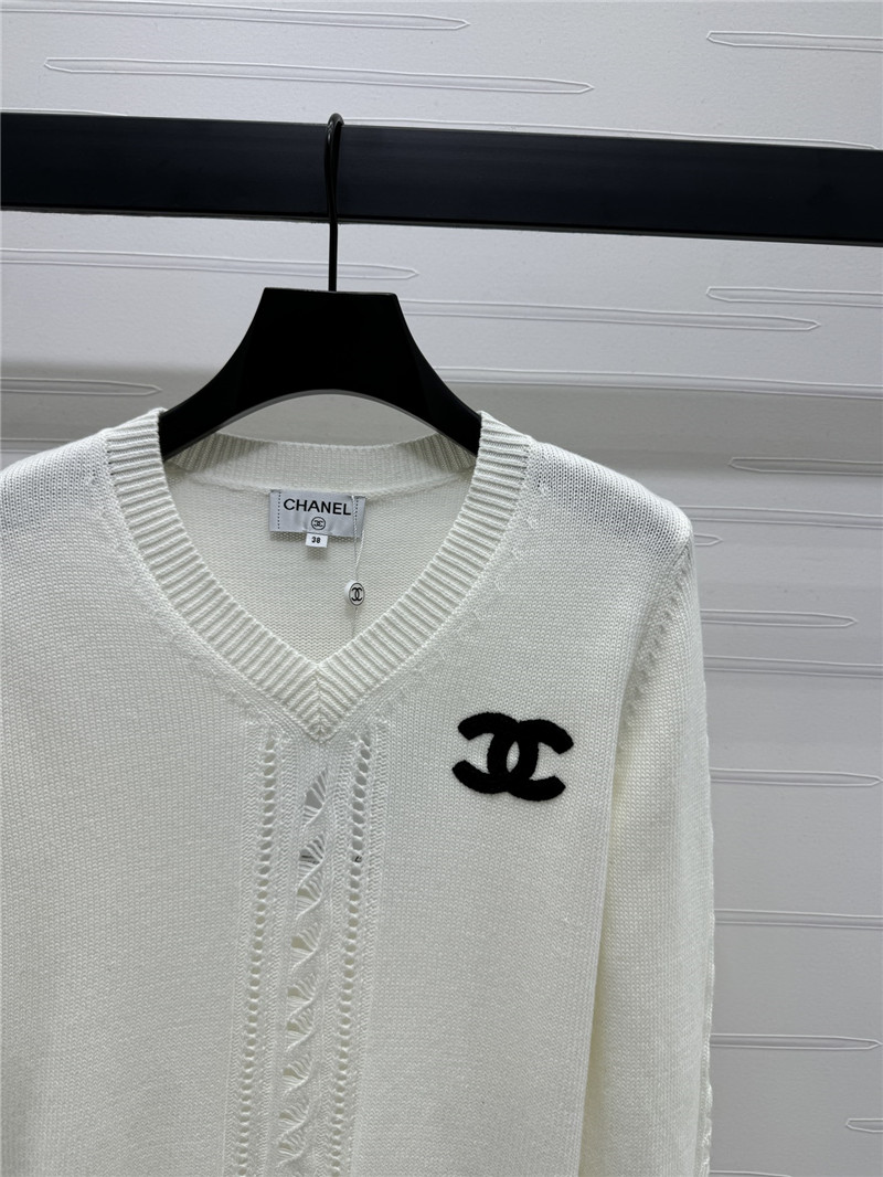 Ch**el white v-neck knitted sweater
