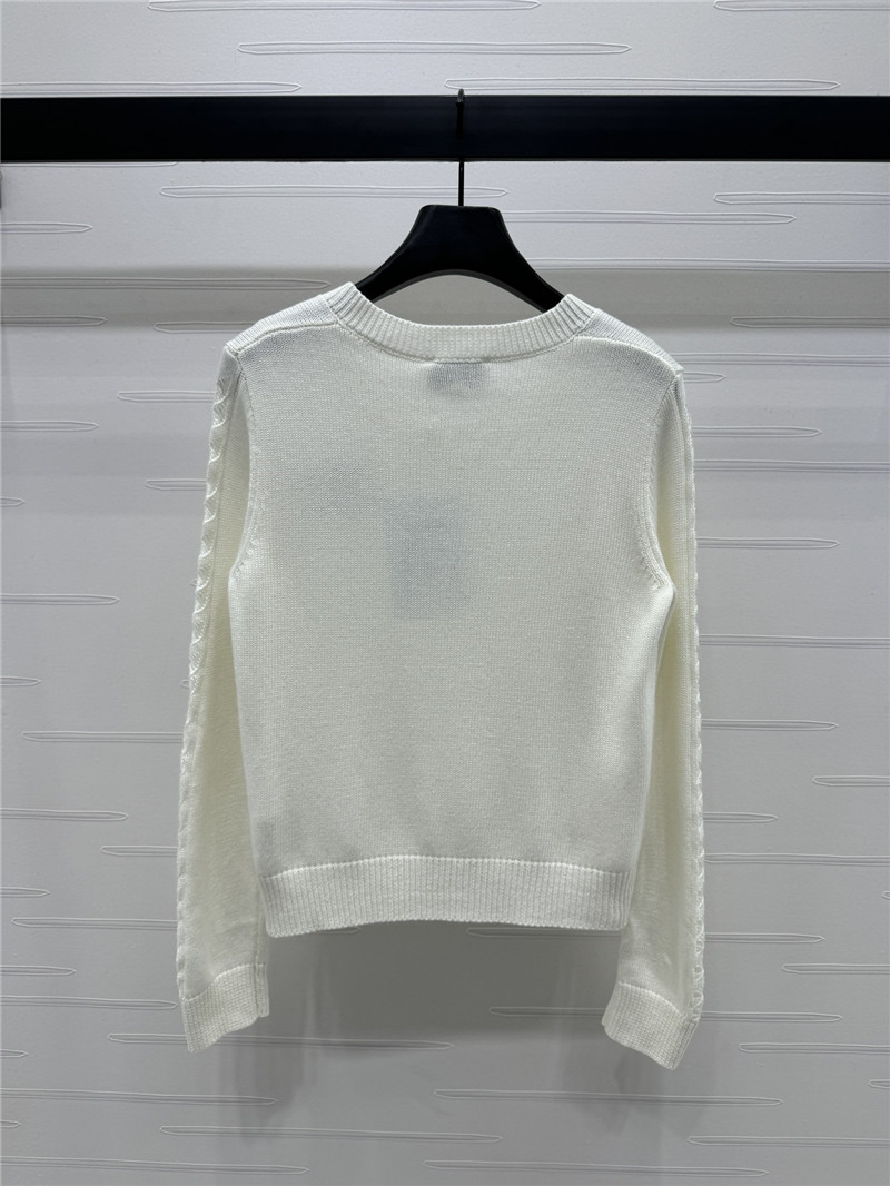 Ch**el white v-neck knitted sweater