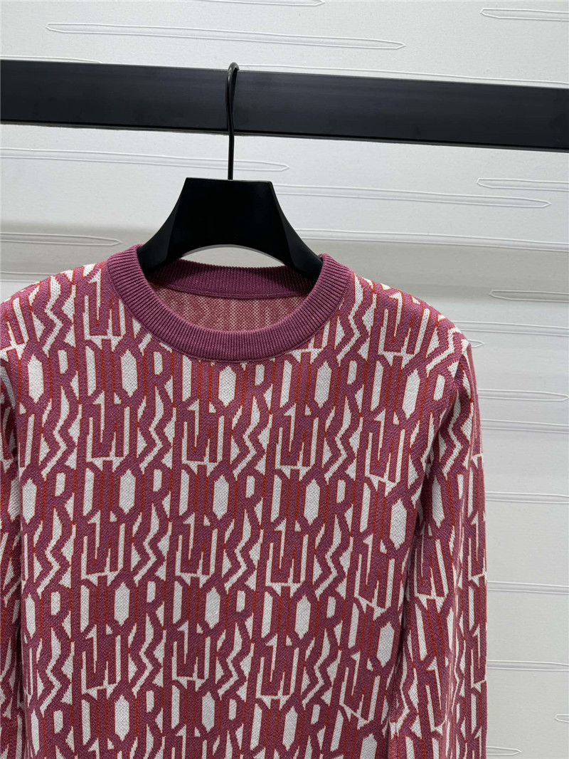 D10r oblique crew-neck sweater red