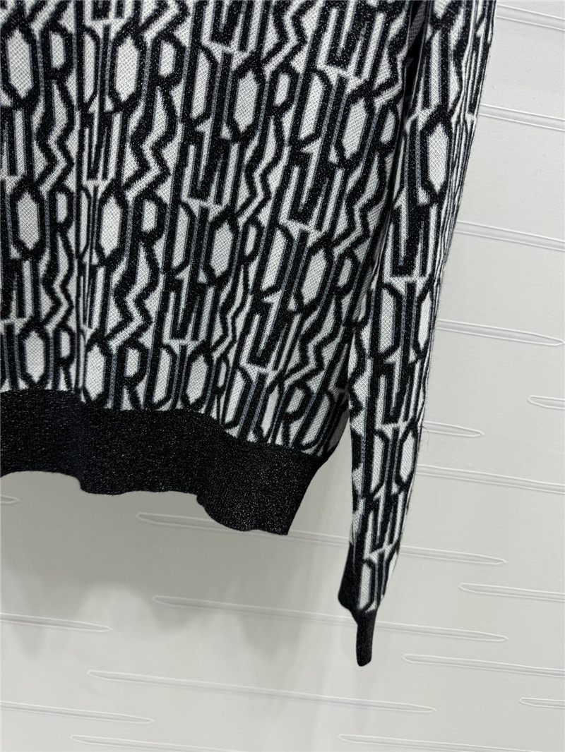 D10r oblique crew-neck sweater black