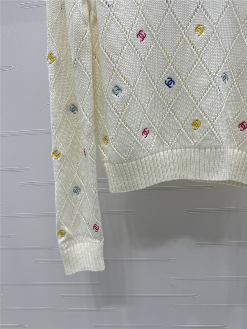 Ch**el colorful embroidered wool pullover in white