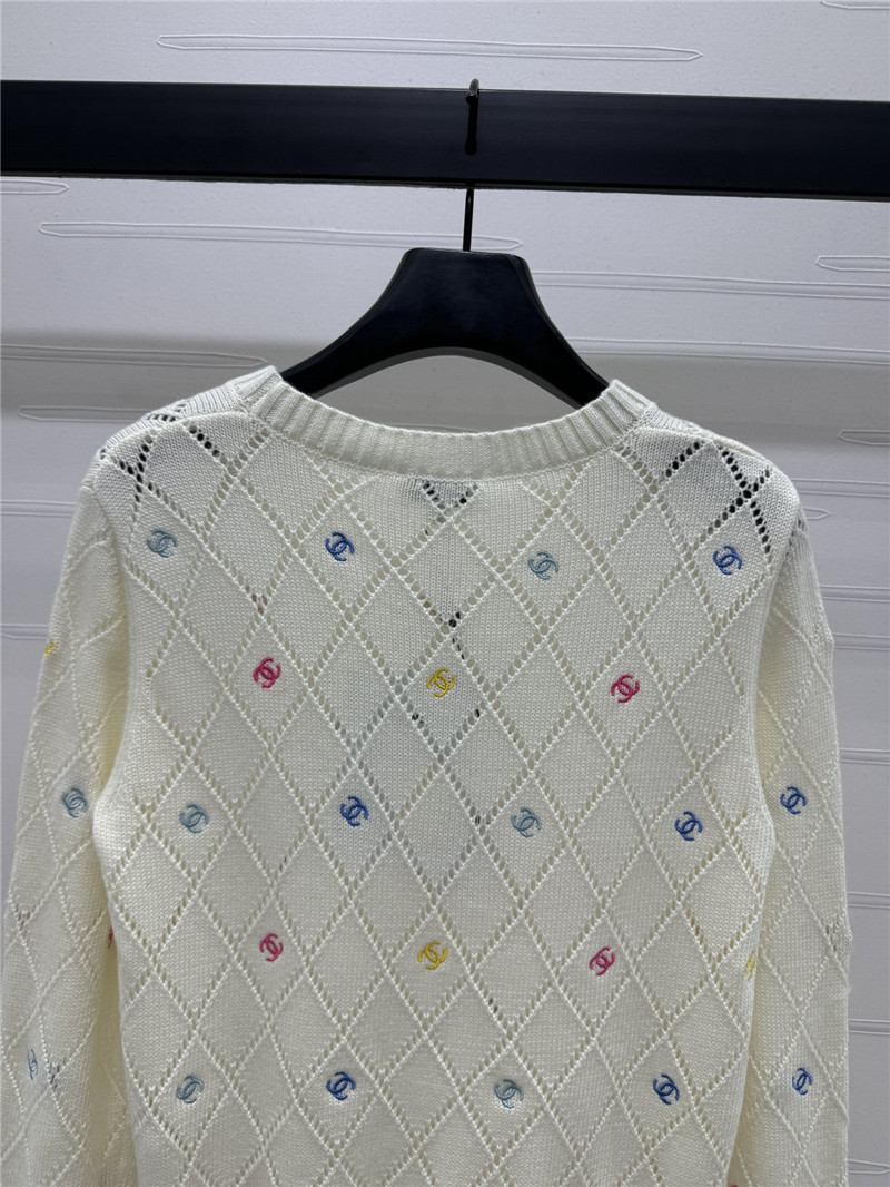 Ch**el colorful embroidered wool pullover in white