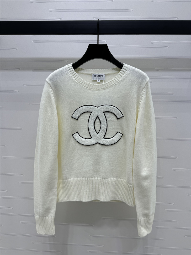 Ch**el logo appliqu¨¦ knit sweater white