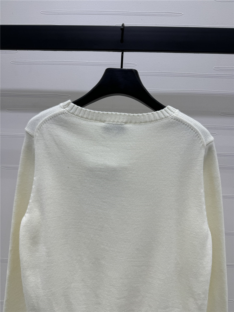 Ch**el logo appliqu¨¦ knit sweater white