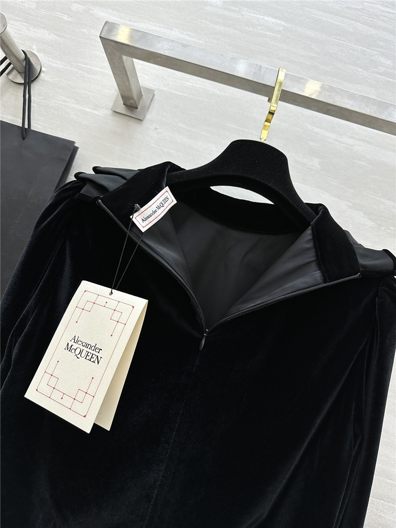 a1exa*der Mcqv*en stand collar velvet top