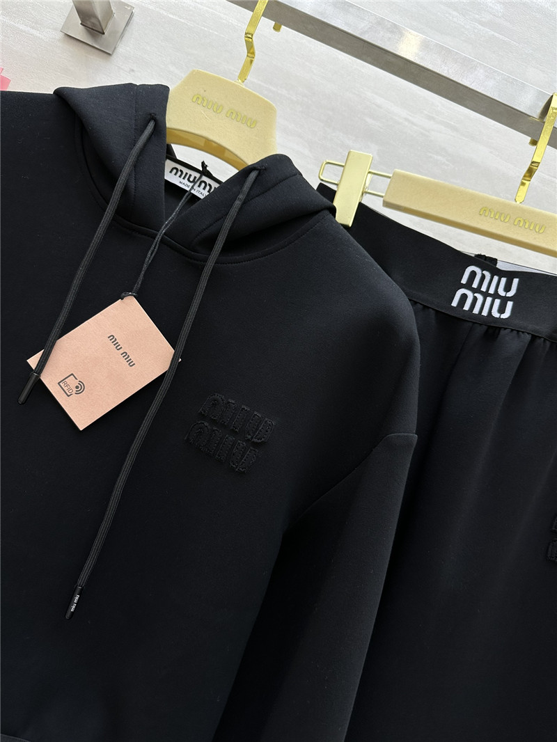 M1um1u space cotton suit