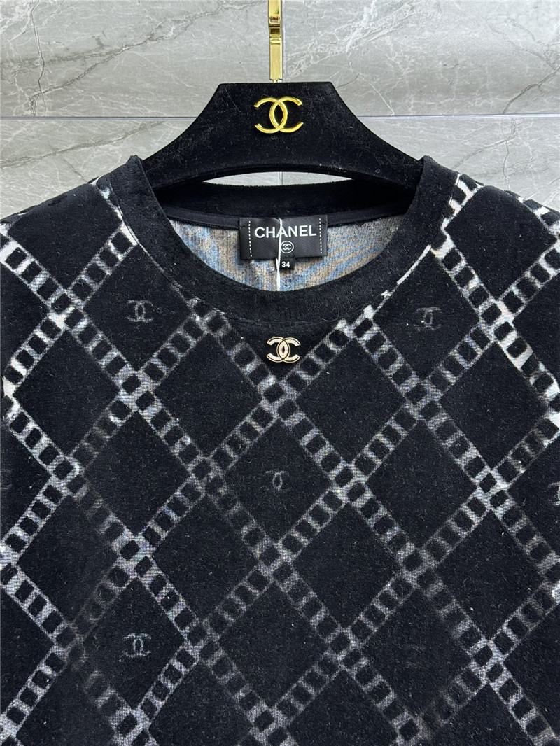 ch**el D1am0nd velvet top