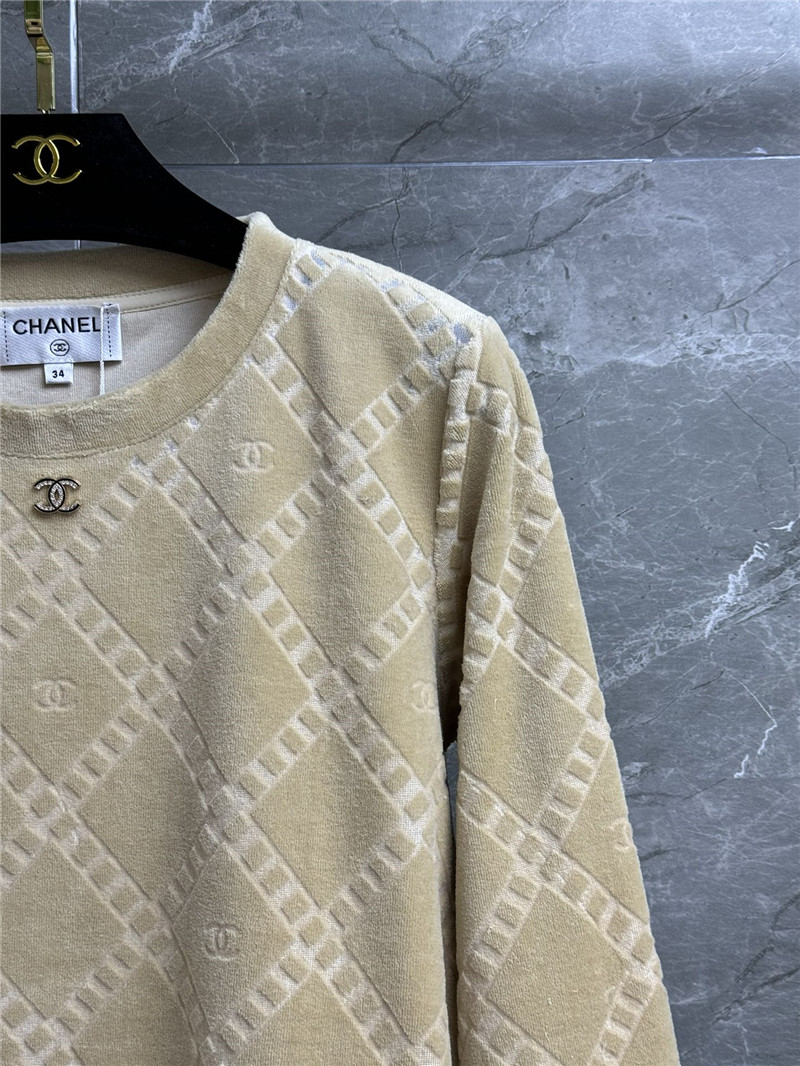 ch**el D1am0nd velvet top