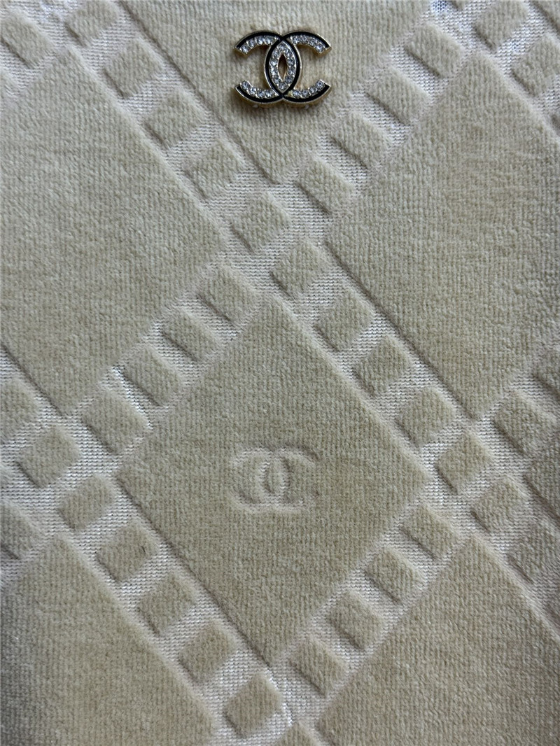 ch**el D1am0nd velvet top