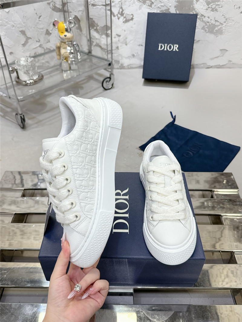 walk’n’D10r white sneakers