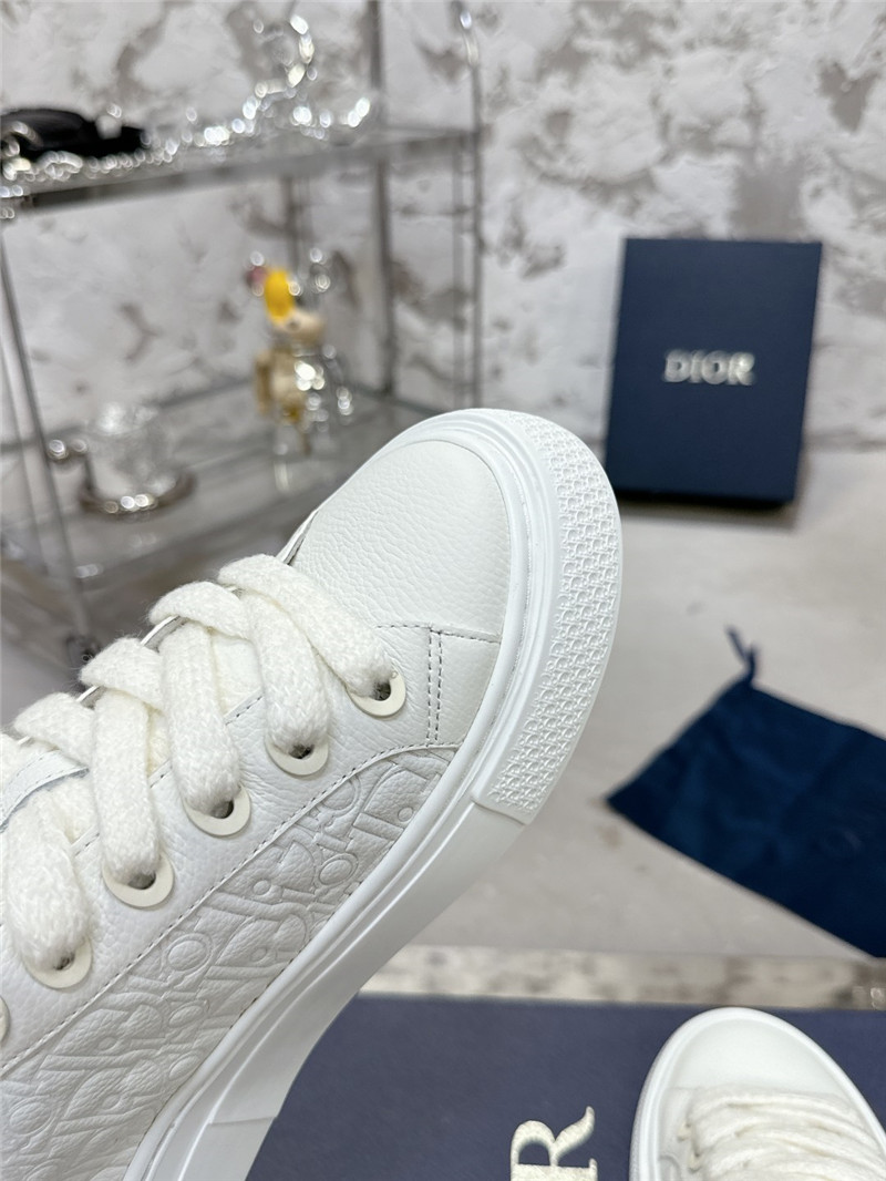 walk’n’D10r white sneakers